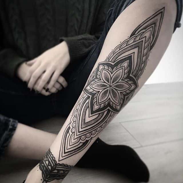 Caterina will be with us again 9-13 March. Her favourite style to work with is black work and geometry, so if you are looking for something like this get in touch! 