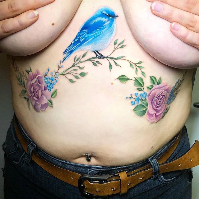 Beautiful underboob arrangement by Noemi for Sofia. Thanks for coming all the way from Sweden to see us!!!