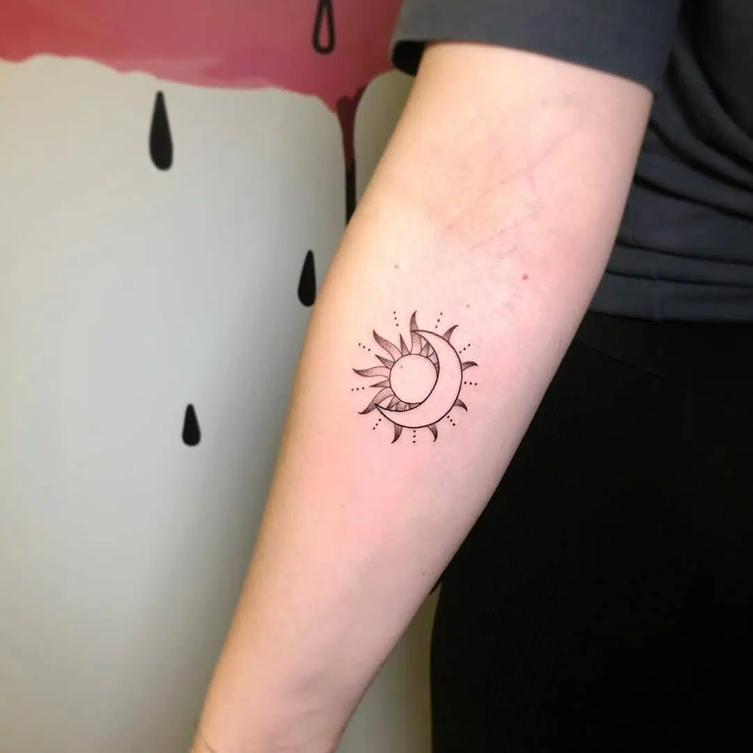 Simple, clean and precise. Sun and moon by Noemi!!!!
