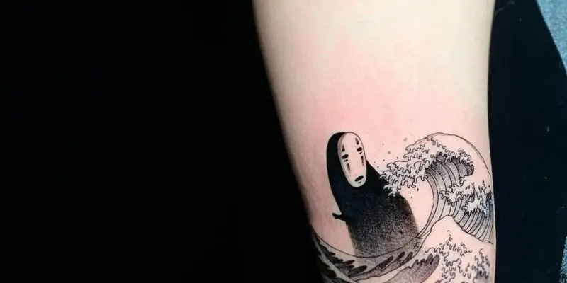 24 Hauntingly Beautiful Tattoos Featuring No Face From Spirited Away