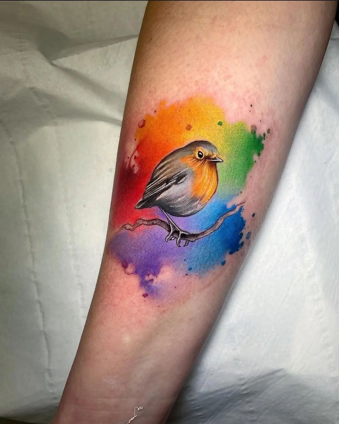 A wee robin for Rosie. This piece carries a lot of sentiment and was absolutely a pleasure to facilitate. Thanks so much for the trust and taking the trip from London to see us!
Tattoo by Noemi.

                  