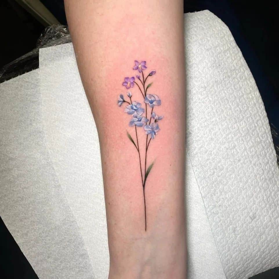 Gorgeous floral sprig by Noemi!

noemi_tattoo                 