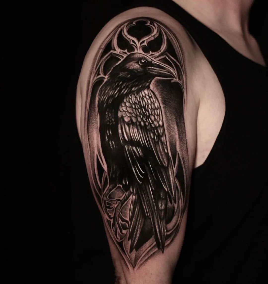 A cover up with a crow for David, tattoo by Liz!
lizminellitattoo 

                   
