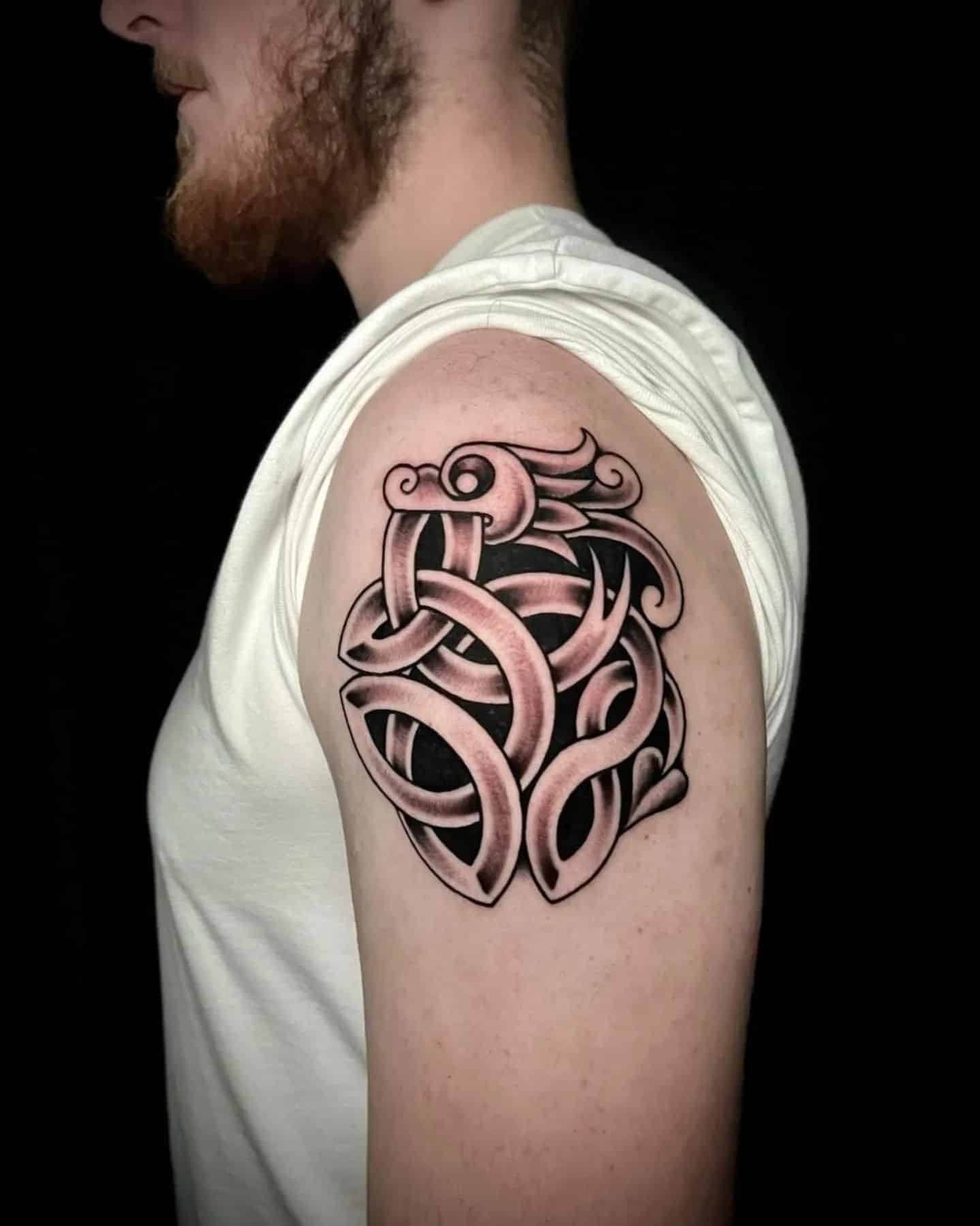 Celtic knot Nessie- clean as a thistle whistle! Tattoo by Enrique for the absolute gentleman Angus 🤟
enriquevemu 

                          