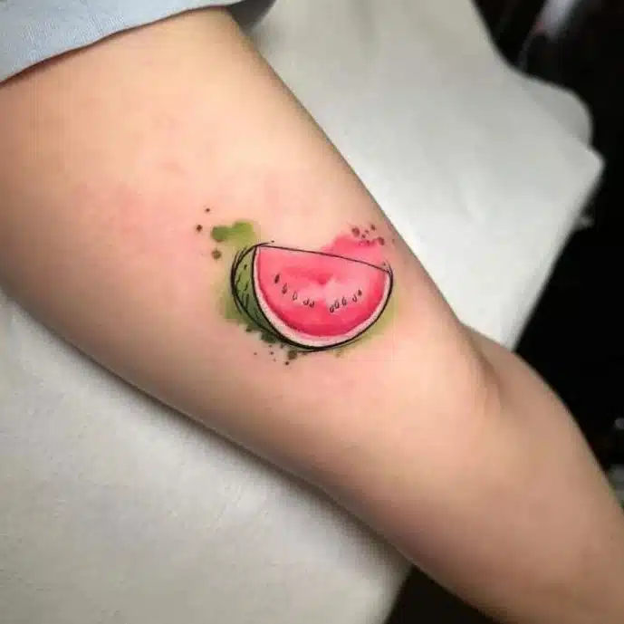 Watermelon at Watermelon!
Freshly sliced this morning by Noemi for Krasi ❤️🍉

noemi_tattoo 

Supplies from our sponsors:
magnumtattoosupplies.uk 

Done using:
dragonhawkofficial 
dragonhawkmachine 
kurosumitattooink 
unigloves 

    uktta   totaltattoo      tattoosnob        