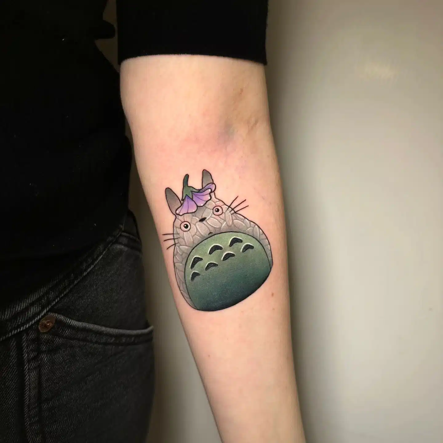 Totoro! We absolutely love doing Ghibli pieces, this was by Noemi for the fabulous Fabienne!
noemi_tattoo 

Supplies by our sponsors:
magnumtattoosupplies.uk 

Done using Noemis sponsor:
dragonhawkmachine 
dragonhawkofficial 

And with help from:
worldfamousink 
unigloves 
allegoryink 

totaltattoo uktta tattoosnob 
                  