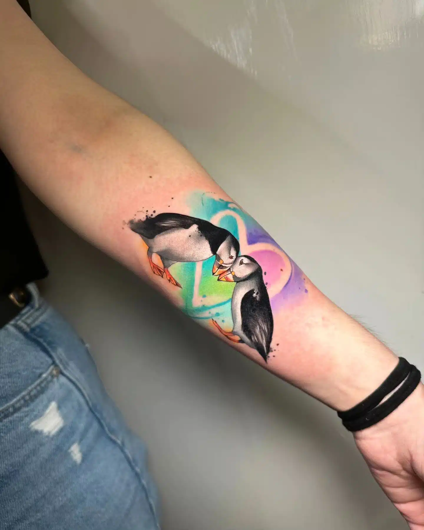 A wee pair of puffins done today by Noemi for Margarita! Love this one ❤️ 
noemi_tattoo 

Supplies from our sponsors:
magnumtattoosupplies.uk

Done using Noemis sponsors:
dragonhawkofficial

With help from:
worldfamousink
allegoryink 
unigloves 

   totaltattoo  uktta  tattoosnob             